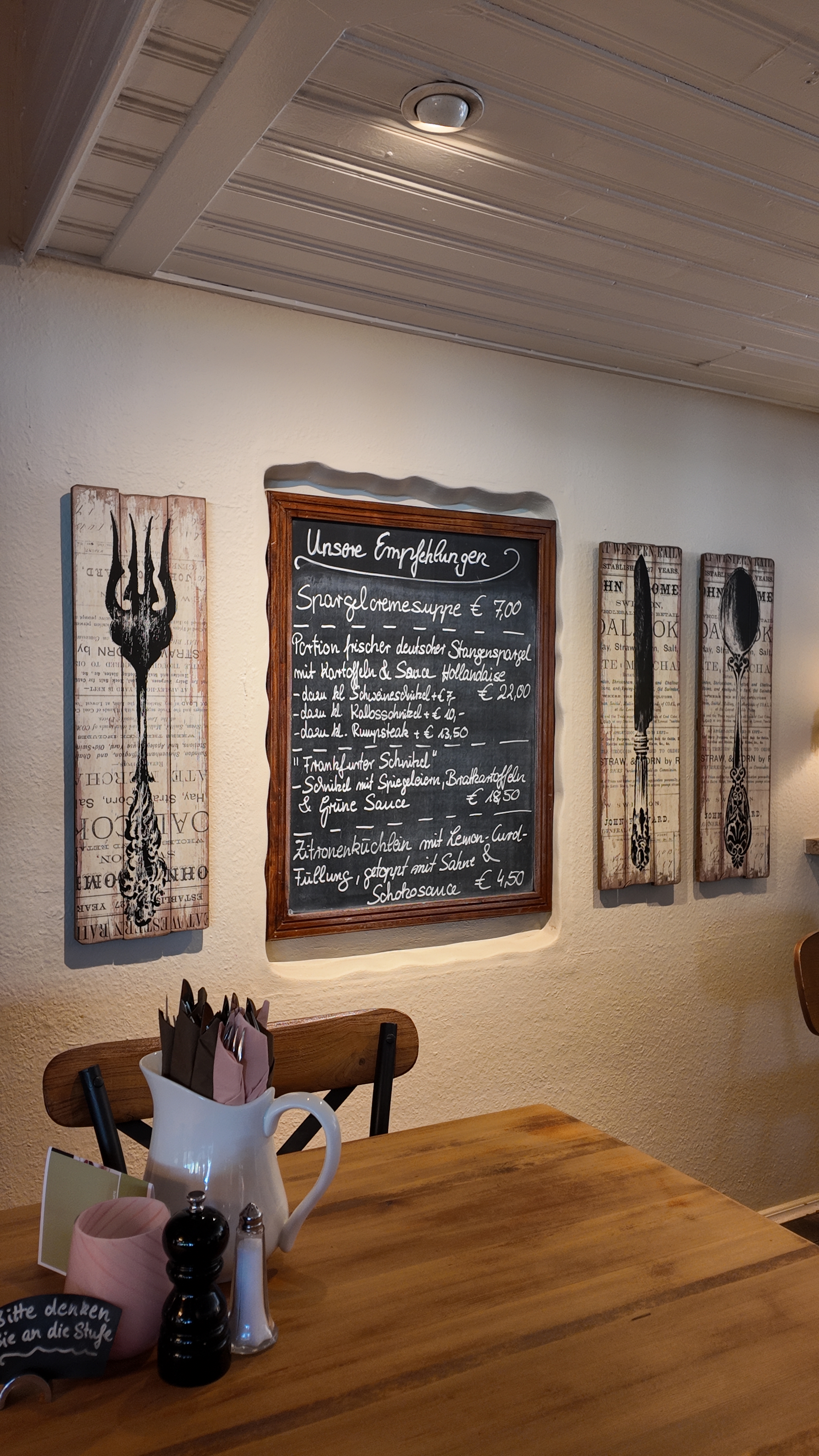 Empfehlungstafel im EssZimmer
